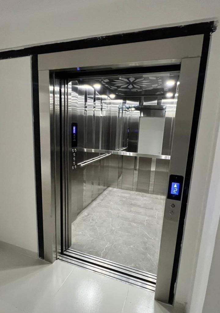 ASCENSOR-ELECTRICO-CAMILLERO-ATSEMPLUS-SINCELEJO-e1754065780588