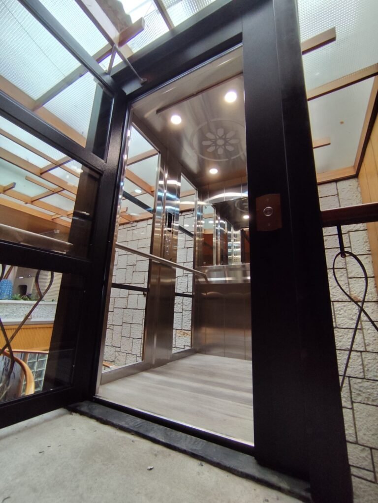 ascensor-personalizado-panoramico-atsemplus-puerta